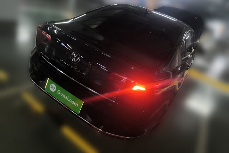 Used Volkswagen Magotan GTE Plug-in Hybrid 2022 GTE Luxury Model Rear Right 45 Deg