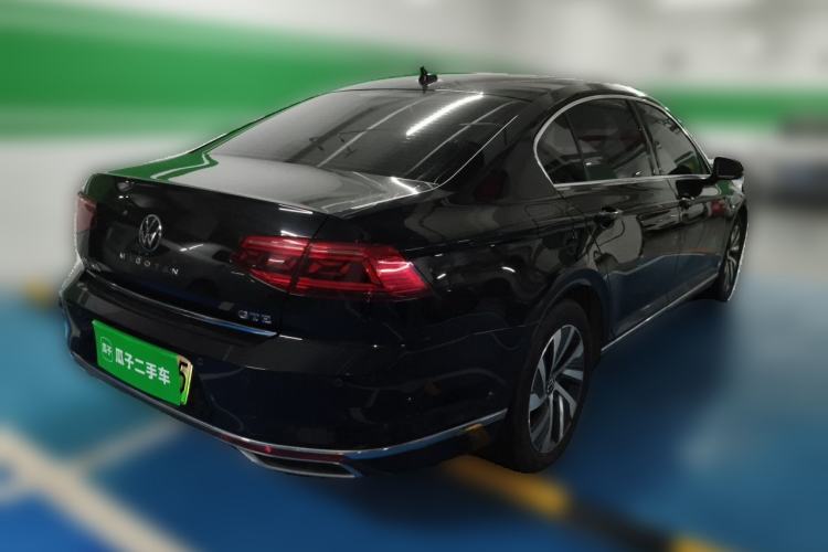 Used Volkswagen Magotan GTE Plug-in Hybrid 2022 GTE Luxury Model Rear Right 45 Deg