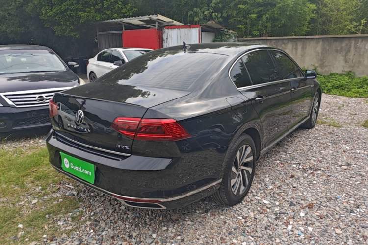 Used Volkswagen Magotan GTE Plug-in Hybrid 2022 GTE Luxury Model Rear Right 45 Deg