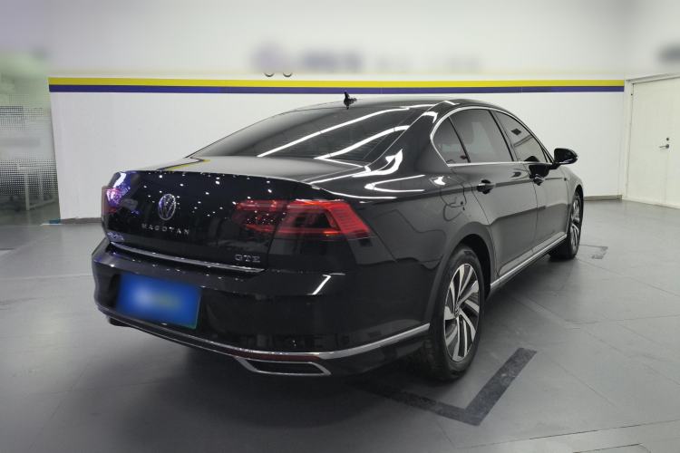 Used Volkswagen Magotan GTE Plug-in Hybrid 2022 GTE Luxury Model Rear Right 45 Deg