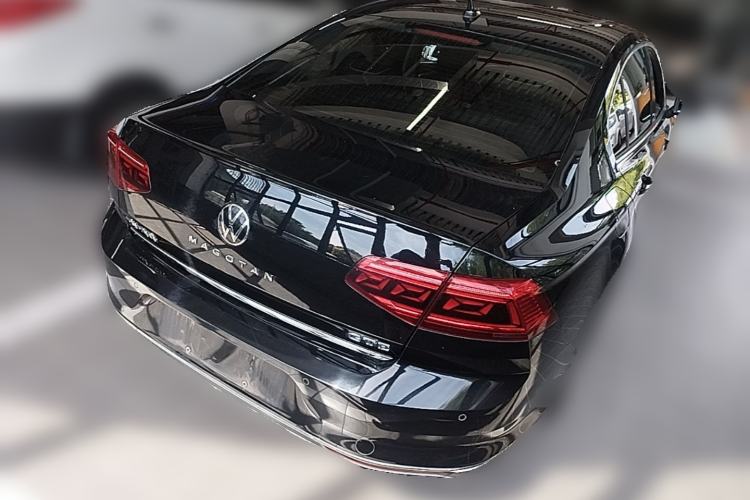 Used Volkswagen Magotan GTE Plug-in Hybrid 2022 GTE Luxury Model Rear Right 45 Deg