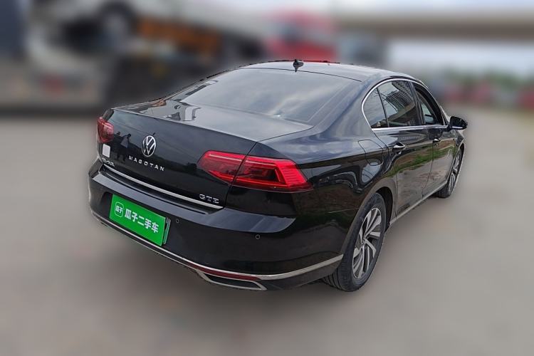 Used Volkswagen Magotan GTE Plug-in Hybrid 2022 GTE Luxury Model Rear Right 45 Deg