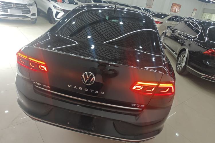 Used Volkswagen Magotan GTE Plug-in Hybrid 2022 GTE Prestige Model Rear Right 45 Deg