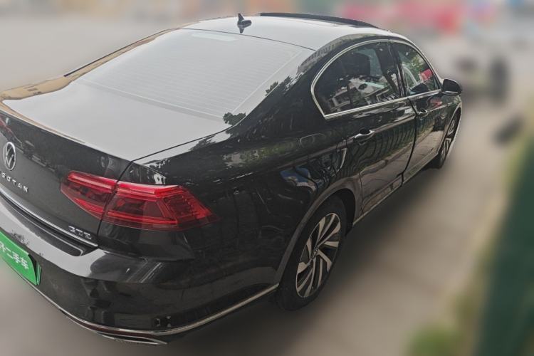 Used Volkswagen Magotan GTE Plug-in Hybrid 2022 GTE Luxury Model Rear Right 45 Deg