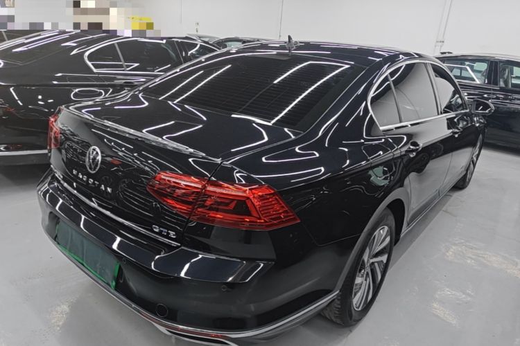 Used Volkswagen Magotan GTE Plug-in Hybrid 2022 GTE Luxury Model Rear Right 45 Deg