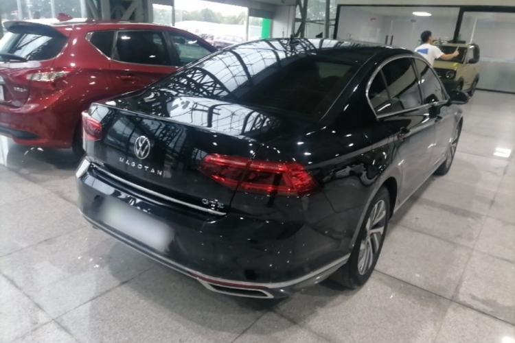 Used Volkswagen Magotan GTE Plug-in Hybrid 2022 GTE Luxury Model Rear Right 45 Deg
