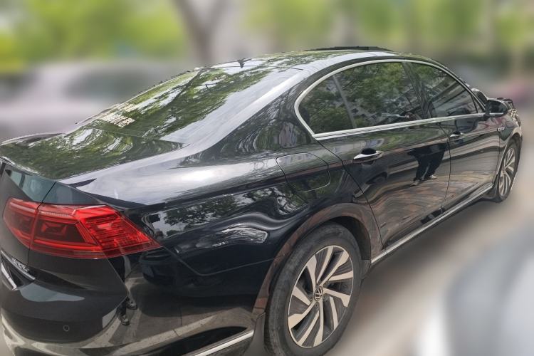 Used Volkswagen Magotan GTE Plug-in Hybrid 2022 GTE Luxury Model Rear Right 45 Deg