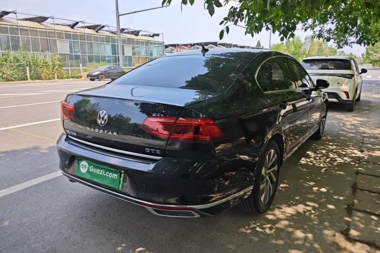 Used Volkswagen Magotan GTE Plug-in Hybrid 2022 GTE Luxury Model Rear Right 45 Deg