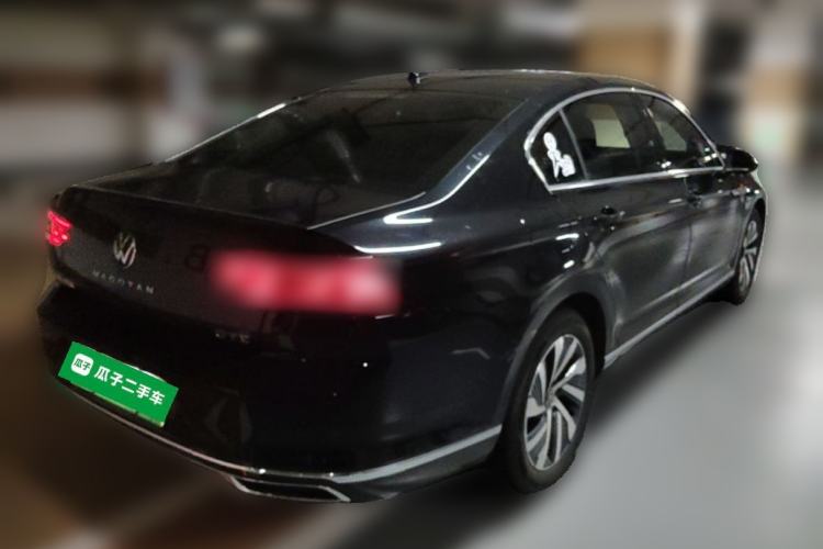 Used Volkswagen Magotan GTE Plug-in Hybrid 2022 GTE Luxury Model Rear Right 45 Deg