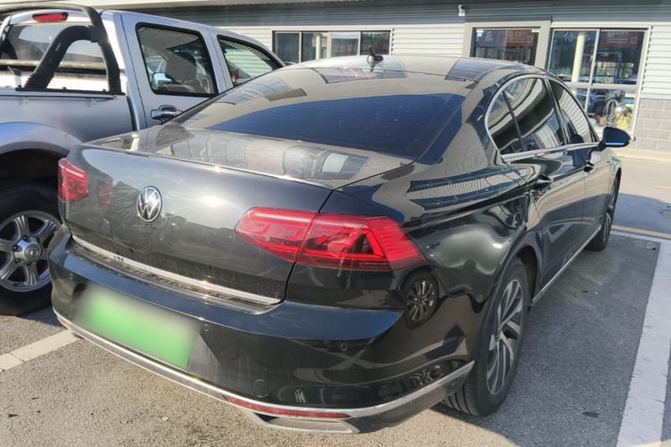 Used Volkswagen Magotan GTE Plug-in Hybrid 2022 GTE Luxury Model Rear Right 45 Deg