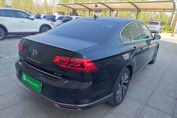 Used Volkswagen Magotan GTE Plug-in Hybrid 2022 GTE Luxury Model Rear Right 45 Deg