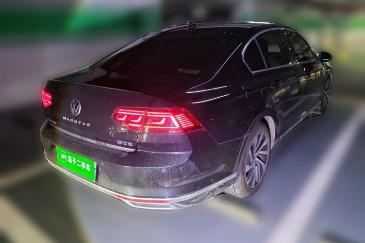 Used Volkswagen Magotan GTE Plug-in Hybrid 2022 GTE Luxury Model Rear Right 45 Deg
