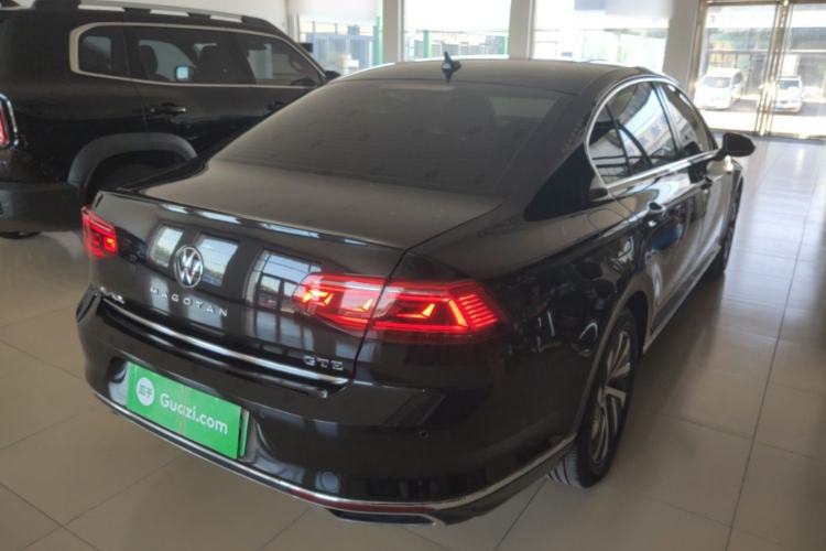 Used Volkswagen Magotan GTE Plug-in Hybrid 2022 GTE Luxury Model Rear Right 45 Deg