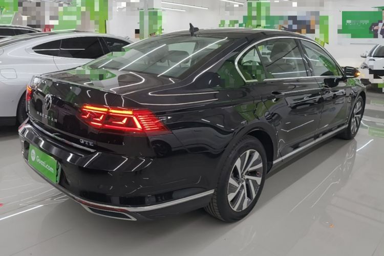 Used Volkswagen Magotan GTE Plug-in Hybrid 2022 GTE Luxury Model Rear Right 45 Deg