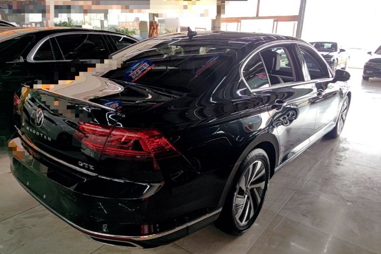 Used Volkswagen Magotan GTE Plug-in Hybrid 2022 GTE Luxury Model Rear Right 45 Deg