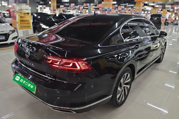 Used Volkswagen Magotan GTE Plug-in Hybrid 2022 GTE Luxury Model Rear Right 45 Deg
