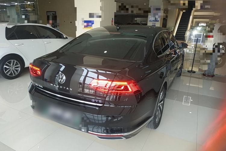 Used Volkswagen Magotan GTE Plug-in Hybrid 2022 GTE Luxury Model Rear Right 45 Deg