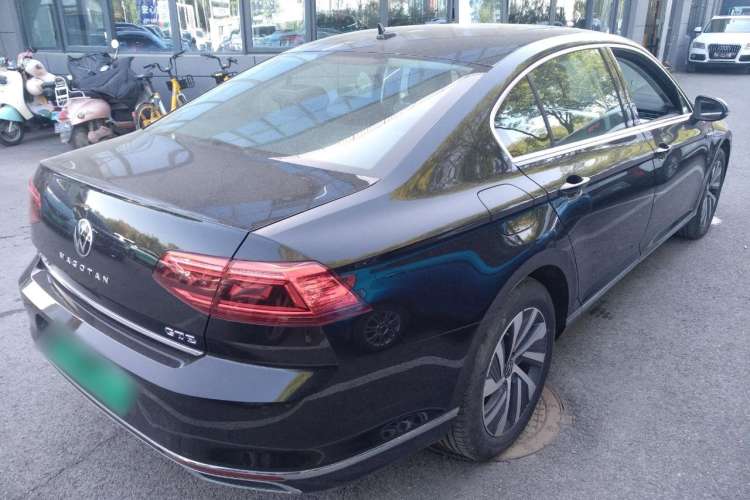 Used Volkswagen Magotan GTE Plug-in Hybrid 2022 GTE Luxury Model Rear Right 45 Deg