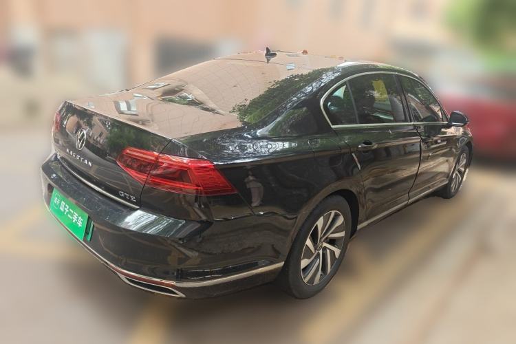 Used Volkswagen Magotan GTE Plug-in Hybrid 2022 GTE Luxury Model Rear Right 45 Deg