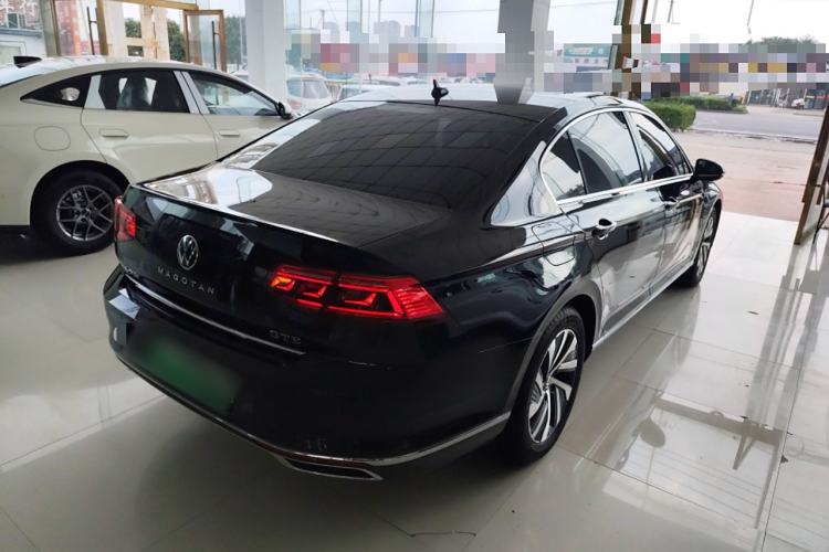 Used Volkswagen Magotan GTE Plug-in Hybrid 2022 GTE Luxury Model Rear Right 45 Deg