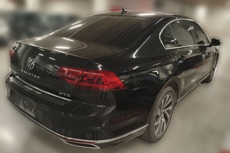 Used Volkswagen Magotan GTE Plug-in Hybrid 2022 GTE Luxury Model Rear Right 45 Deg