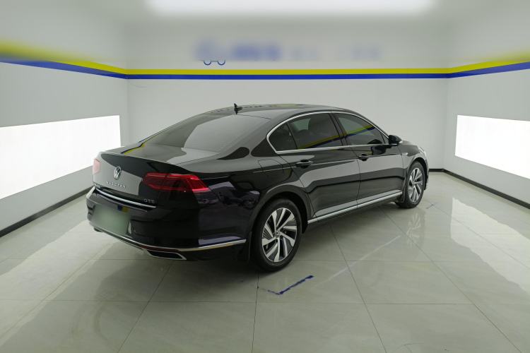 Used Volkswagen Magotan GTE Plug-in Hybrid 2022 GTE Luxury Model Rear Right 45 Deg