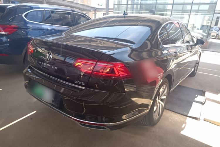 Used Volkswagen Magotan GTE Plug-in Hybrid 2022 GTE Luxury Model Rear Right 45 Deg