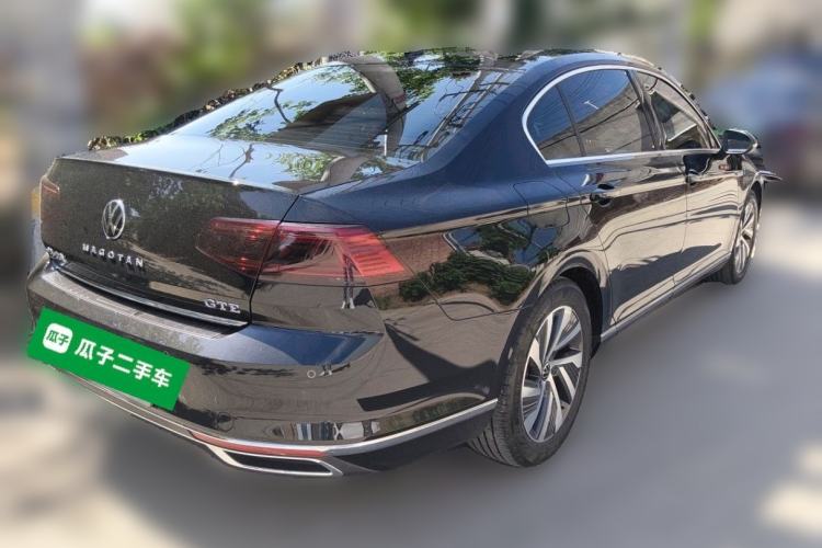 Used Volkswagen Magotan GTE Plug-in Hybrid 2022 GTE Luxury Model Rear Right 45 Deg