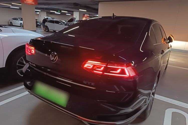 Used Volkswagen Magotan GTE Plug-in Hybrid 2022 GTE Luxury Model Rear Right 45 Deg