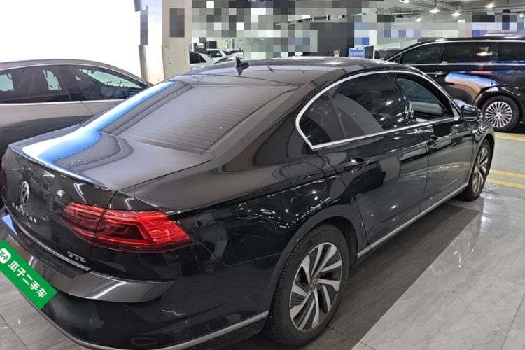 Used Volkswagen Magotan GTE Plug-in Hybrid 2022 GTE Luxury Model Rear Right 45 Deg
