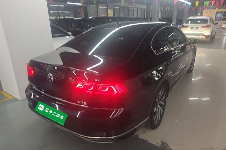 Used Volkswagen Magotan GTE Plug-in Hybrid 2022 GTE Luxury Model Rear Right 45 Deg