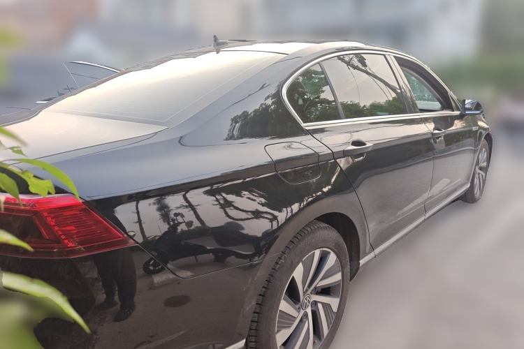 Used Volkswagen Magotan GTE Plug-in Hybrid 2022 GTE Luxury Model Rear Right 45 Deg