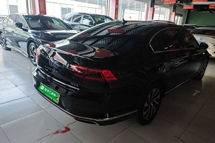Used Volkswagen Magotan GTE Plug-in Hybrid 2022 GTE Luxury Model Rear Right 45 Deg