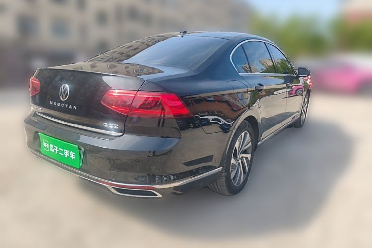 Used Volkswagen Magotan GTE Plug-in Hybrid 2022 GTE Luxury Model Rear Right 45 Deg