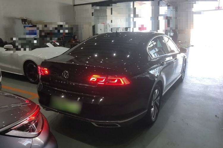 Used Volkswagen Magotan GTE Plug-in Hybrid 2022 GTE Luxury Model Rear Right 45 Deg