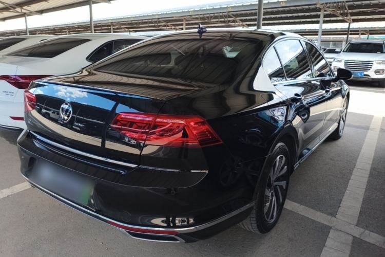 Used Volkswagen Magotan GTE Plug-in Hybrid 2022 GTE Luxury Model Rear Right 45 Deg