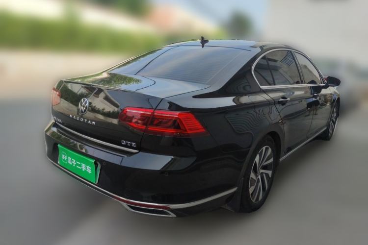 Used Volkswagen Magotan GTE Plug-in Hybrid 2022 GTE Luxury Model Rear Right 45 Deg