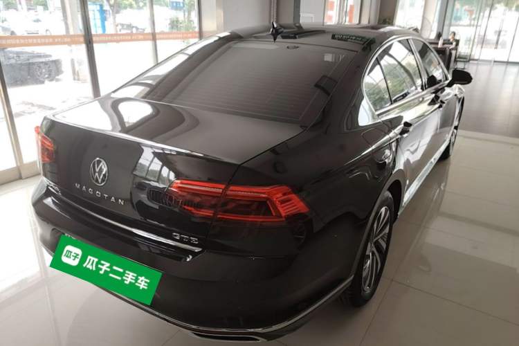 Used Volkswagen Magotan GTE Plug-in Hybrid 2022 GTE Luxury Model Rear Right 45 Deg