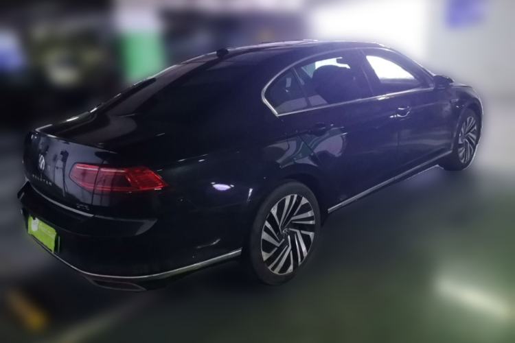 Used Volkswagen Magotan GTE Plug-in Hybrid 2022 GTE Prestige Model Rear Right 45 Deg