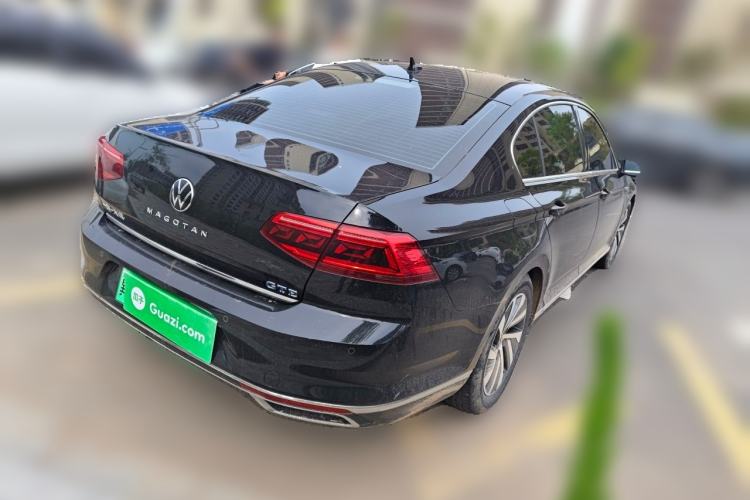 Used Volkswagen Magotan GTE Plug-in Hybrid 2022 GTE Luxury Model Rear Right 45 Deg
