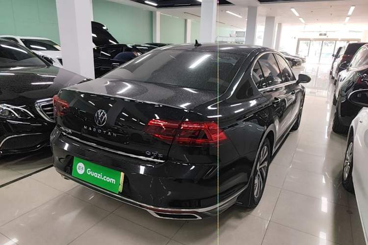 Used Volkswagen Magotan GTE Plug-in Hybrid 2022 GTE Luxury Model Rear Right 45 Deg
