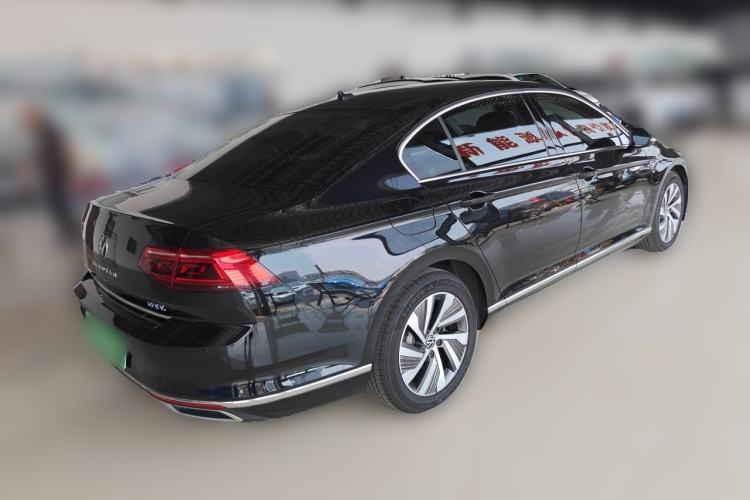 Used Volkswagen Magotan GTE Plug-in Hybrid 2022 GTE Luxury Model Rear Right 45 Deg