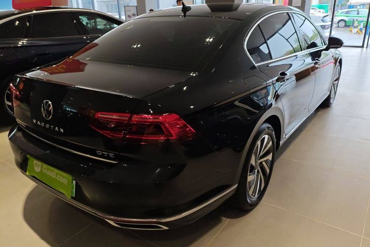 Used Volkswagen Magotan GTE Plug-in Hybrid 2022 GTE Luxury Model Rear Right 45 Deg