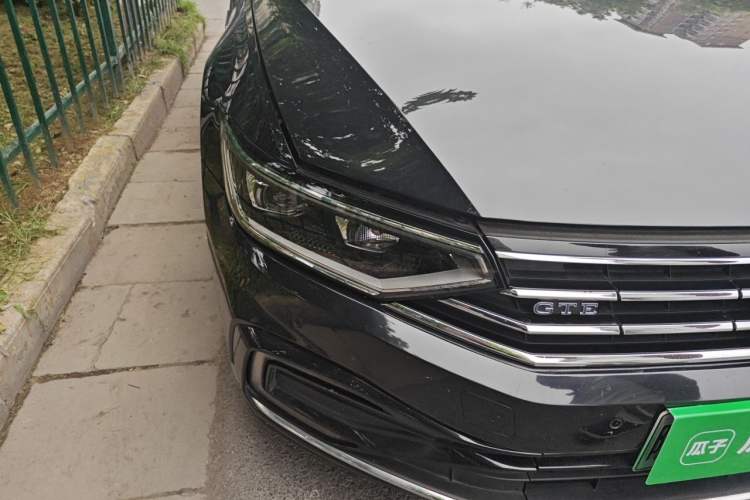 Used Volkswagen Magotan GTE Plug-in Hybrid 2022 GTE Luxury Model Right Front Headlight