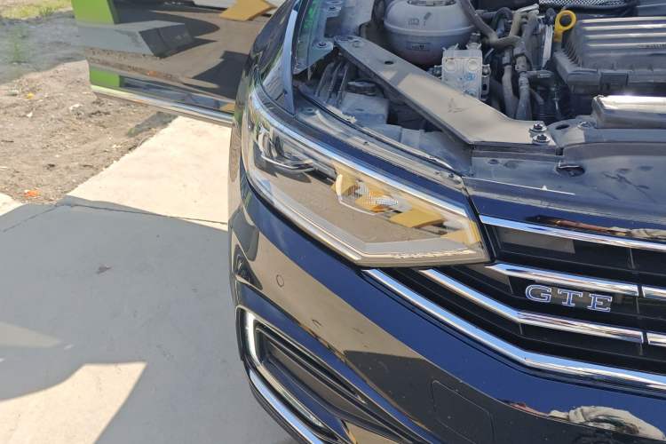 Used Volkswagen Magotan GTE Plug-in Hybrid 2022 GTE Luxury Model Right Front Headlight
