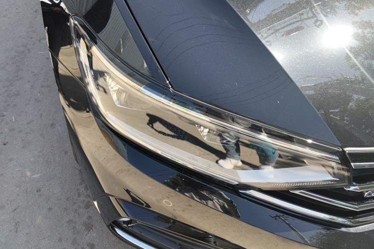 Used Volkswagen Magotan GTE Plug-in Hybrid 2022 GTE Luxury Model Right Front Headlight