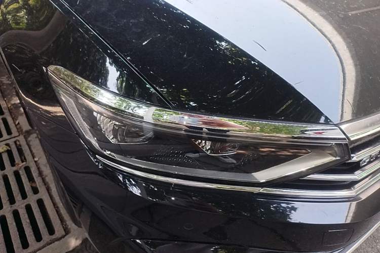 Used Volkswagen Magotan GTE Plug-in Hybrid 2022 GTE Prestige Model Right Front Headlight