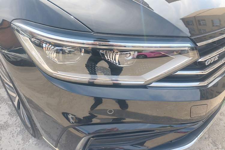 Used Volkswagen Magotan GTE Plug-in Hybrid 2022 GTE Luxury Model Right Front Headlight