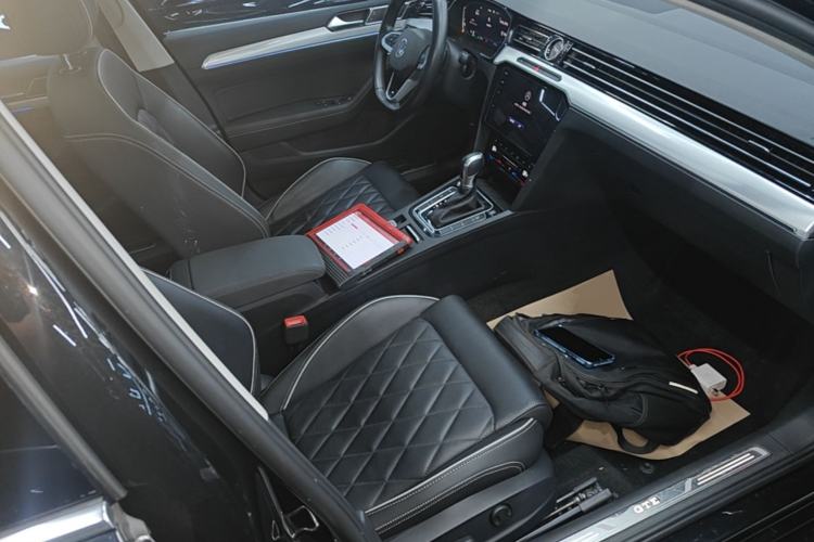 Used Volkswagen Magotan GTE Plug-in Hybrid 2022 GTE Luxury Model Right Front Seat