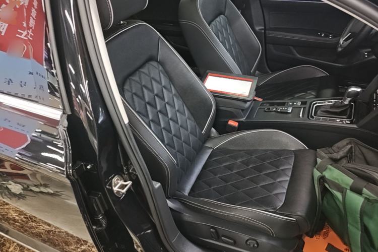 Used Volkswagen Magotan GTE Plug-in Hybrid 2022 GTE Luxury Model Right Front Seat